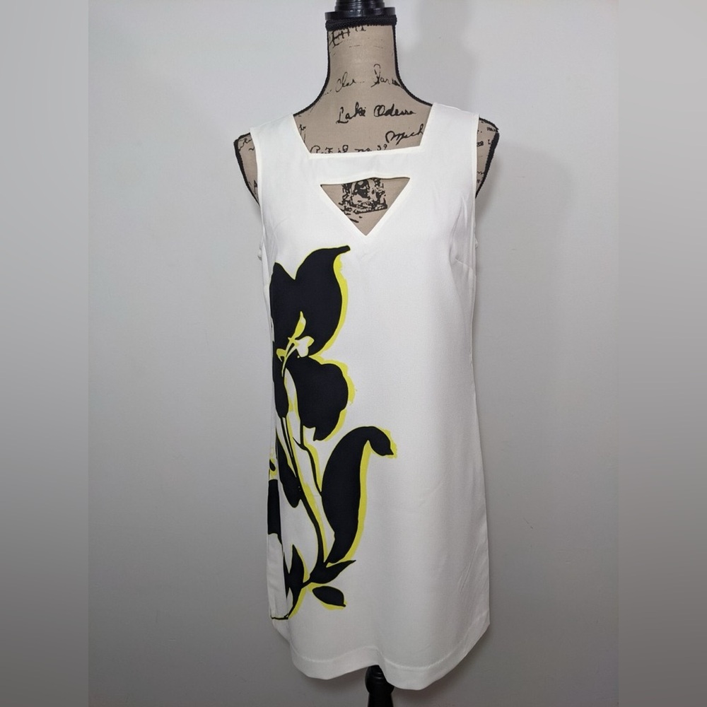 Banana Republic Sleeveless White Dress with Black Floral Design size 6